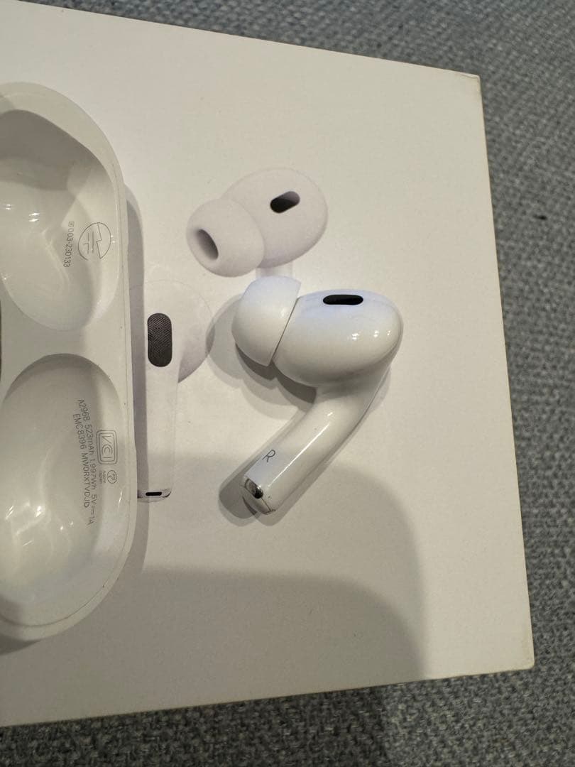AirPods Pro2本体 充電ケース付き ホワイト 美品