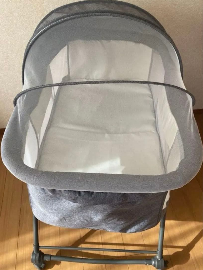 【美品】UBRAVOO ベビーベッド 折りたたみ キャスター付き