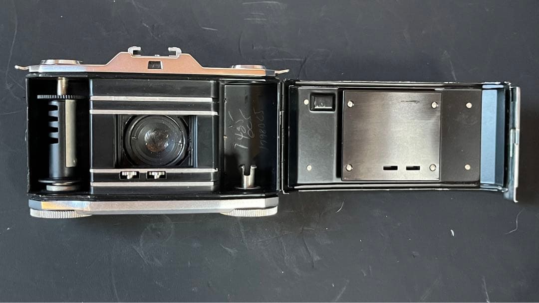 ❤️最終の値下げです‼️Zeiss Ikon(ツアイス イコン)