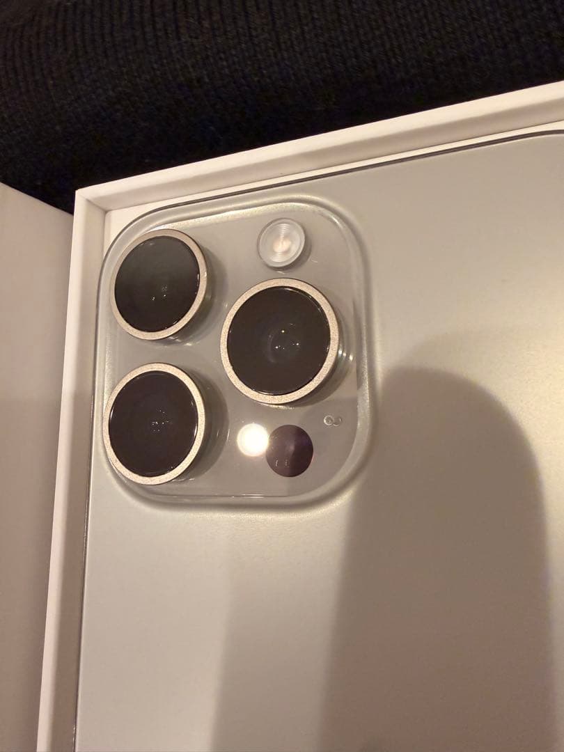 Apple iPhone 15 Pro Max チタニウム 本体