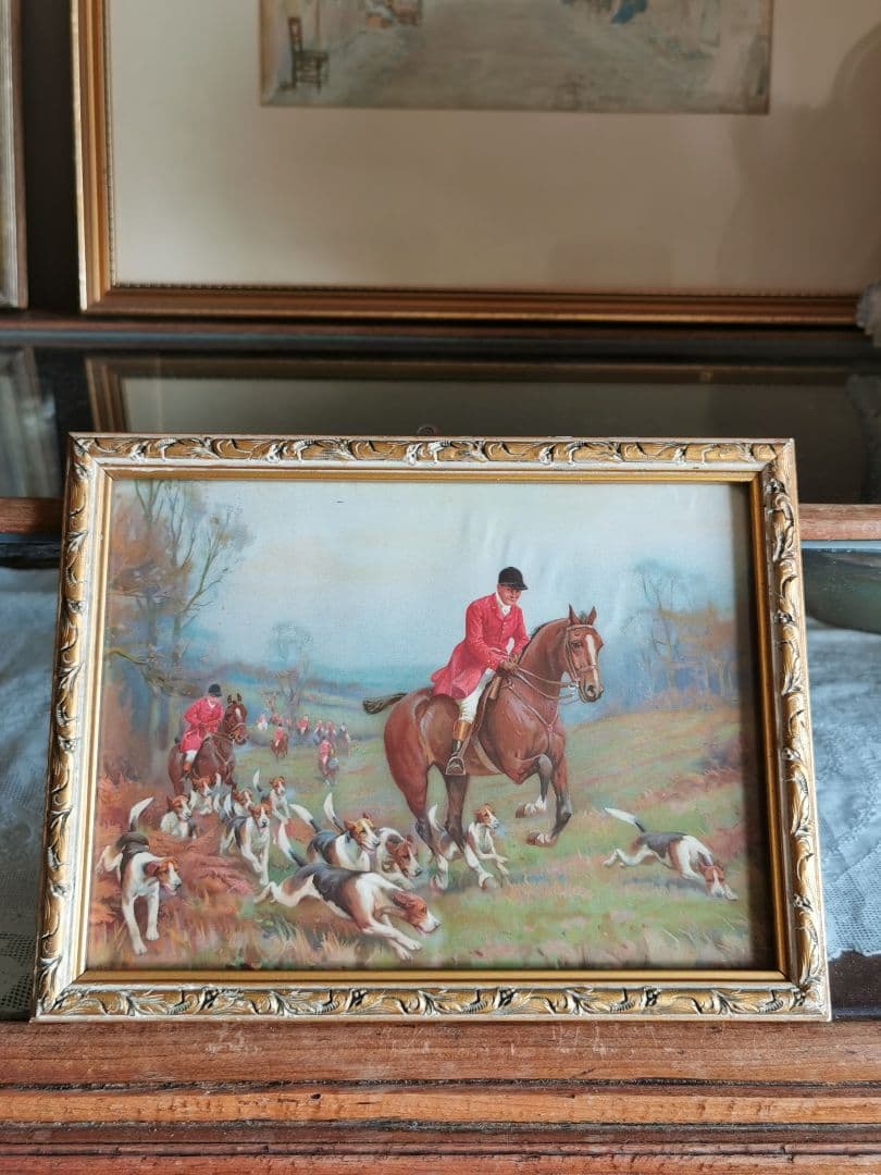 ベルギー アンティーク 狩猟シーンの印刷紙 馬と犬 額装 金彩彫ガラスフレーム