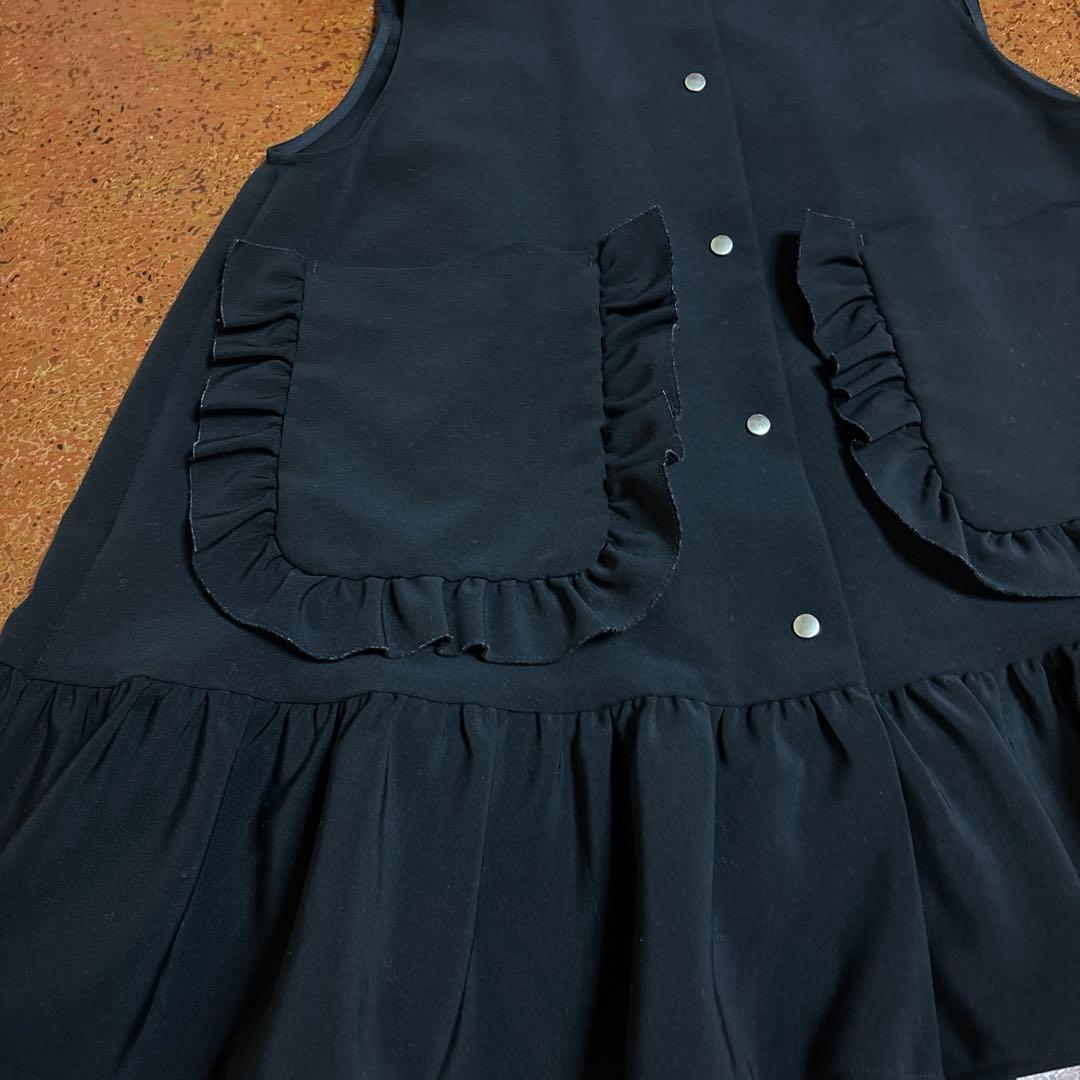 yori サイズF フリル付きポケットの黒ベスト