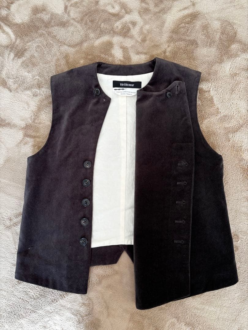 Veritecoeur(ヴェリテクール)ベルベティーンベスト