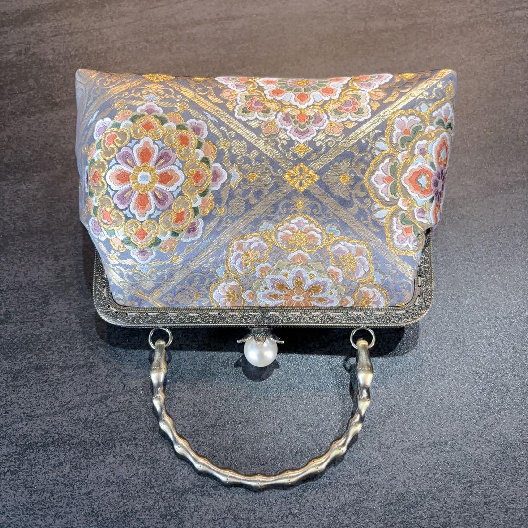 9月新作日本の奥ゆかしい伝統色源氏鼠色、、格の高い華紋柄の最高級西陣帯バッグ