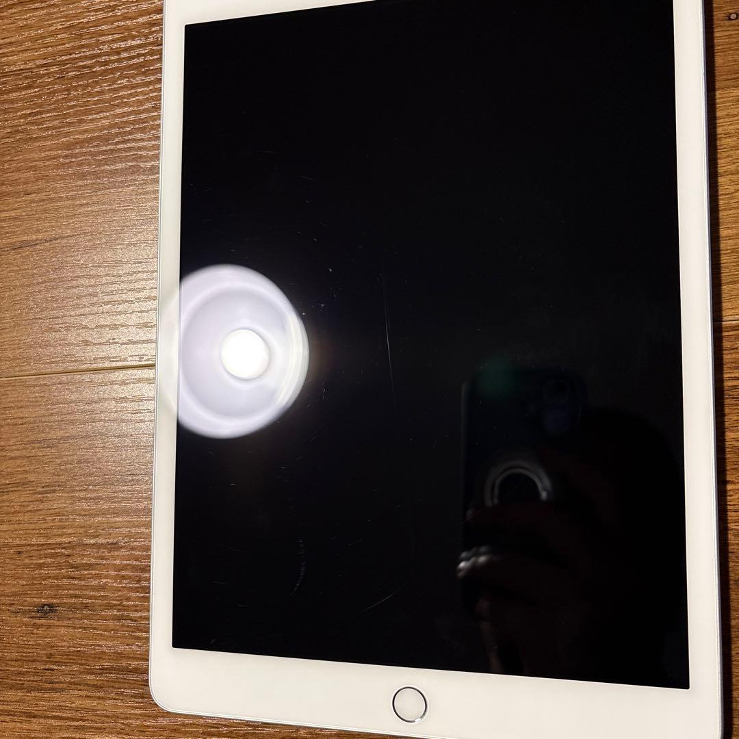 ra iPad 第7世代 Wi-Fiモデル ロジクールキーボード付き