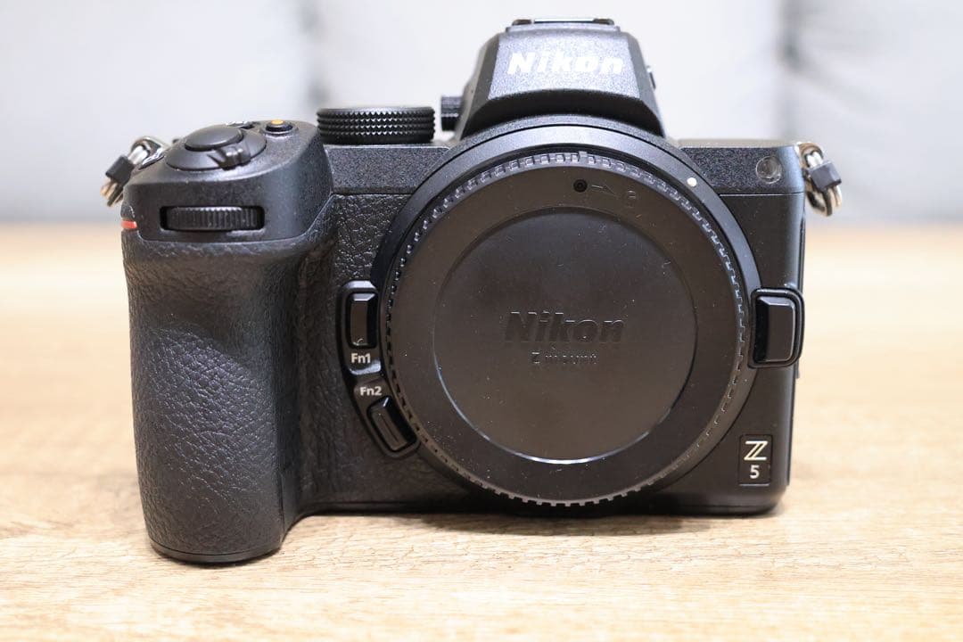 Nikon Z5 ボディ フルサイズミラーレスカメラ