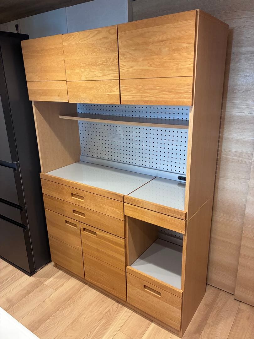 unicoウニコ　HUTTEヒュッテ食器棚