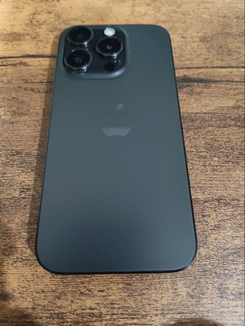 iPhone 15 Pro ブラックチタニウム 128GB バッテリー89%