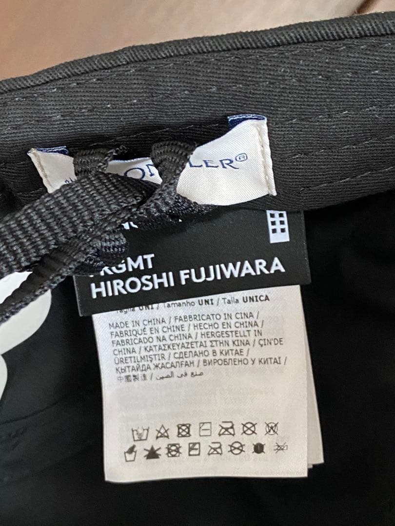 MONCLER ブラック　キャップ 新品タグ付き