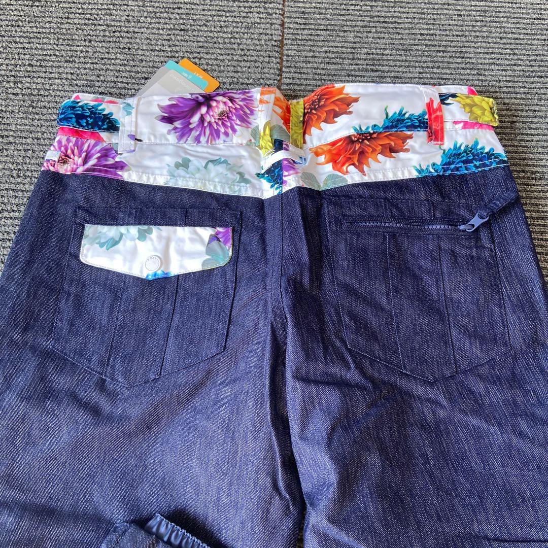 新品・未使用⭐️ROXY スノボウェア　蜷川実花　上下セットXS ボトムS