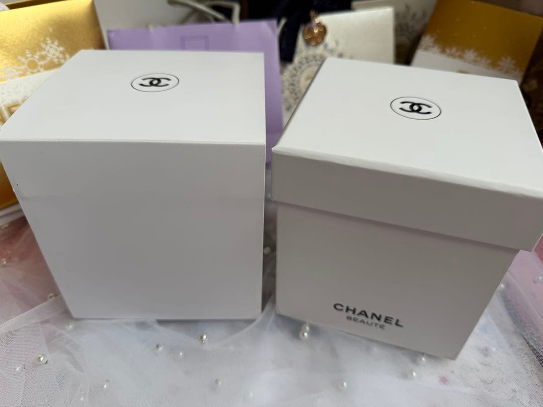 モモ、シャネル　100周年　ノベルティ　スノードーム