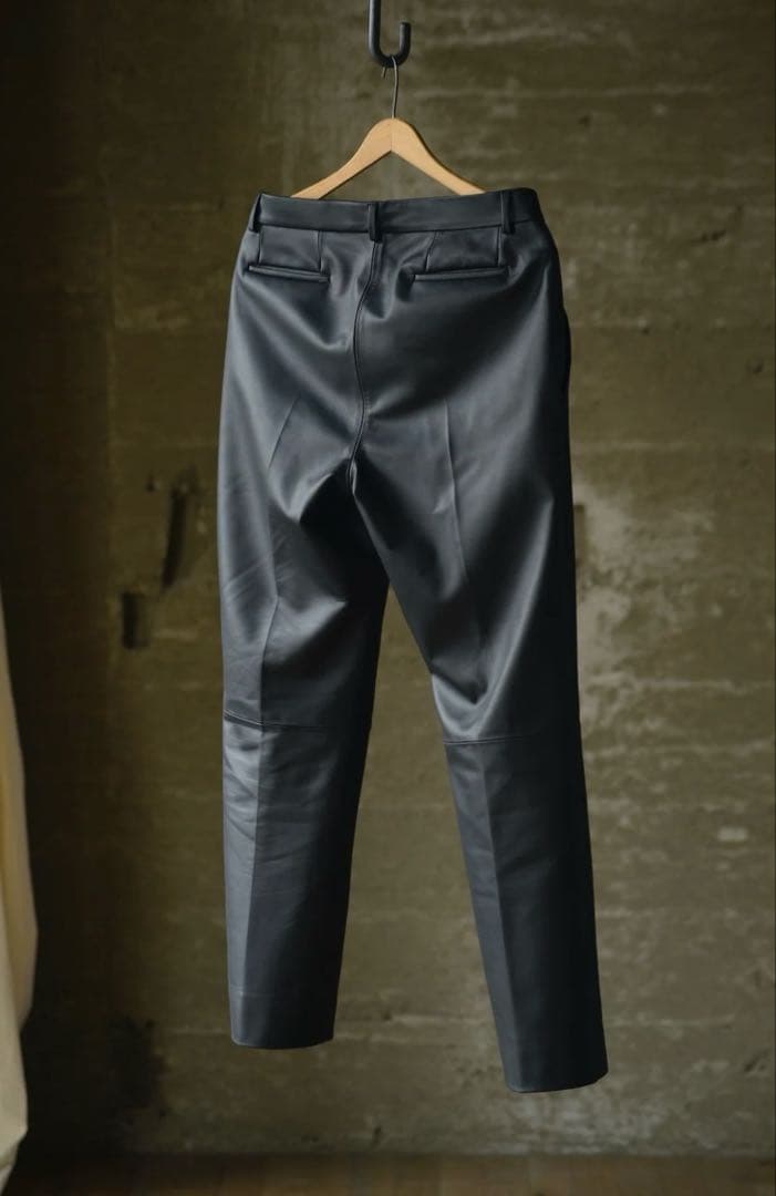 y*a様 定価14万　ほぼ新品　REVERBERATE 30 レザーパンツ　レシ