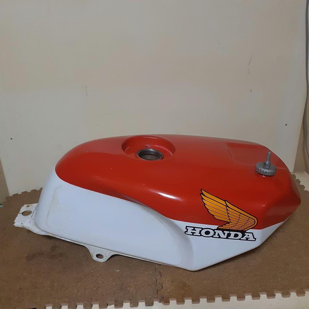 MC18　88NSR250R　燃料タンク