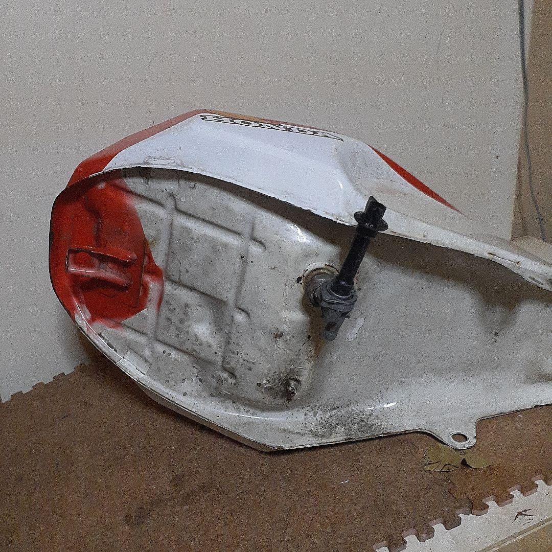 MC18　88NSR250R　燃料タンク