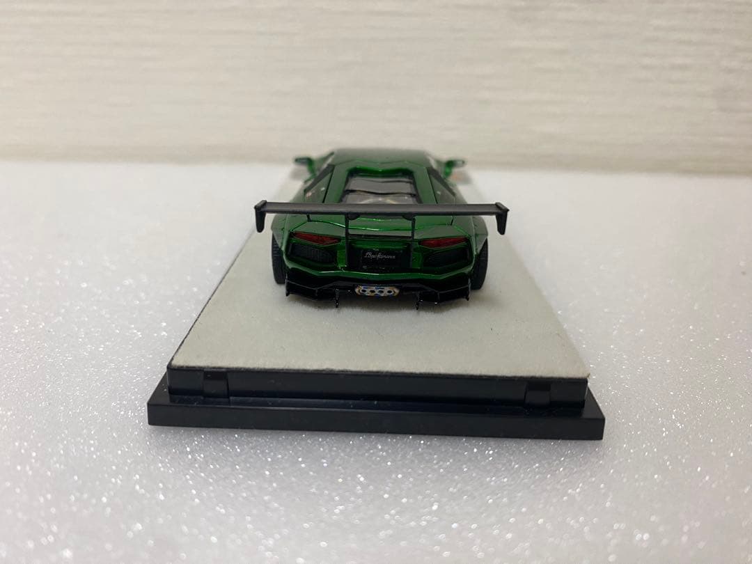 PGM 1/64 LBWK LP700 greenランボルギーニアヴェンタドール