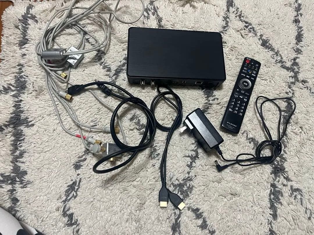 4Ｋ　テレビチューナー　FT-4KS10 分波器　HDMIケーブル 2本