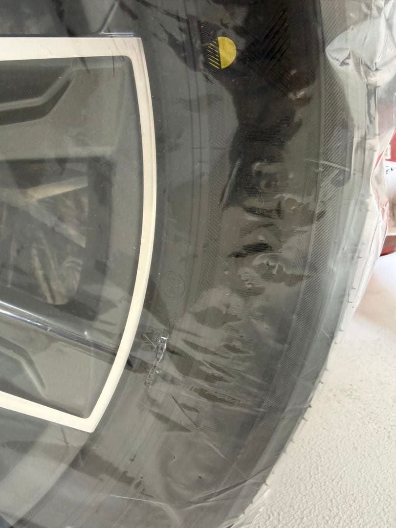 LEXUS LBX 225/55R18ブラック シルバー ホイールとタイヤ