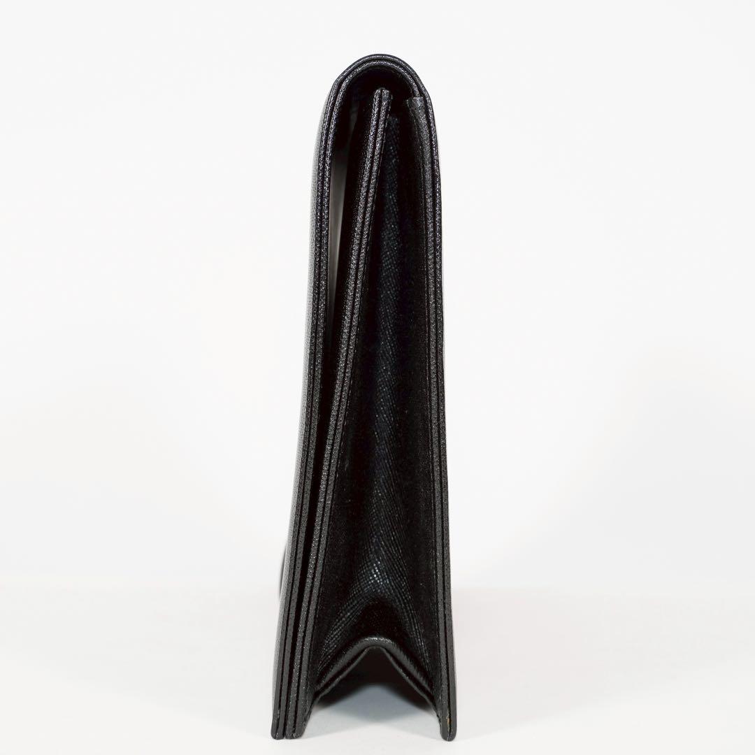 【未使用級✨】イヴサンローラン　クラッチバッグ　サフィアーノレザー　ブラック