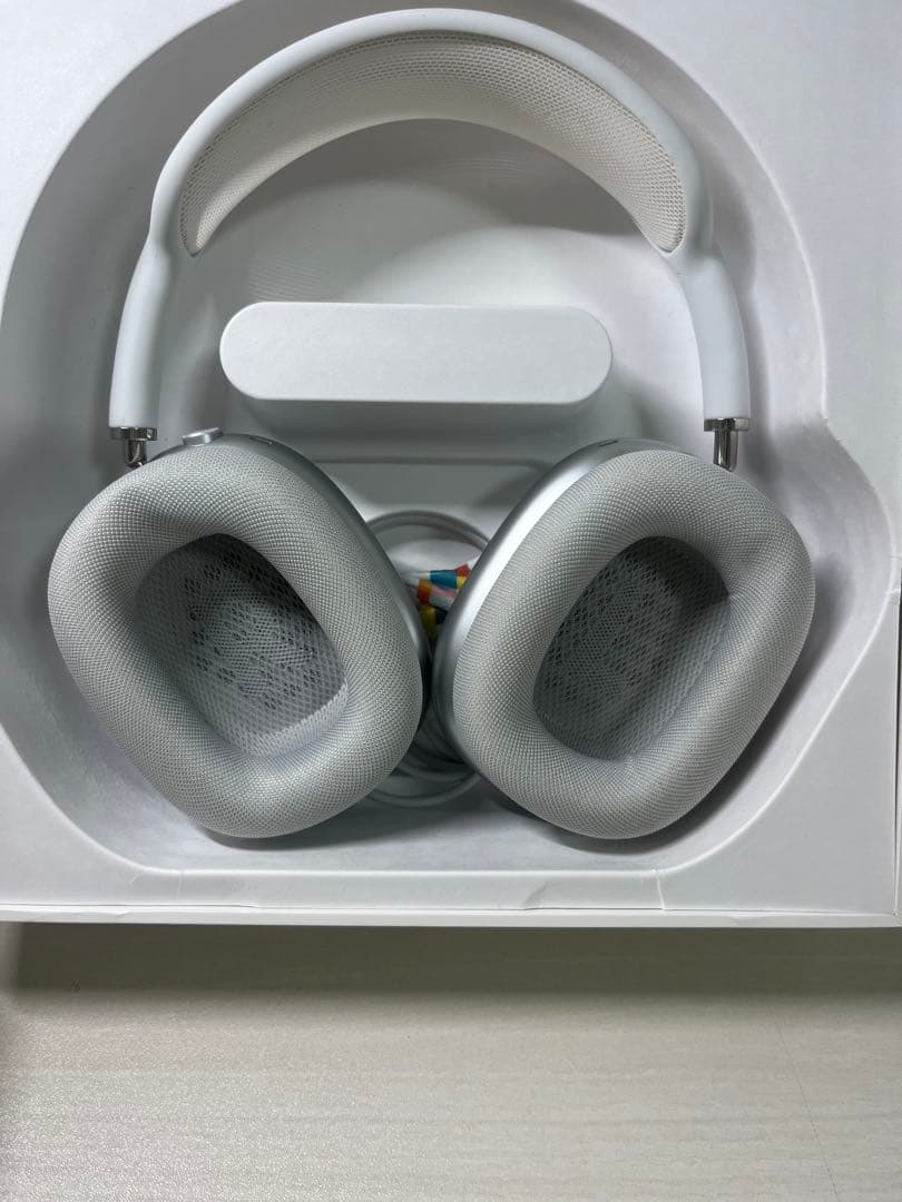ヤ*ン様 l*a様 Apple AirPods Max シルバー 訳あり