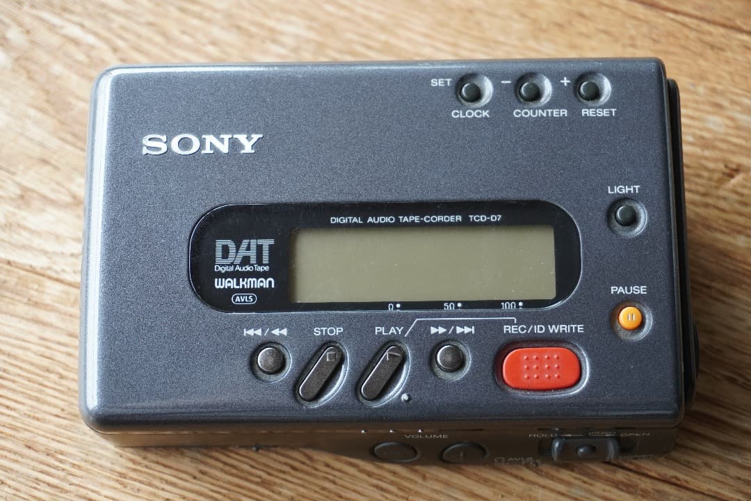 【週末限定値下げ中】SONY TCD-D7 DAT（ジャンク品・一部動作可能）