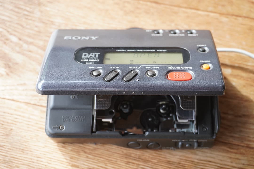 【週末限定値下げ中】SONY TCD-D7 DAT（ジャンク品・一部動作可能）