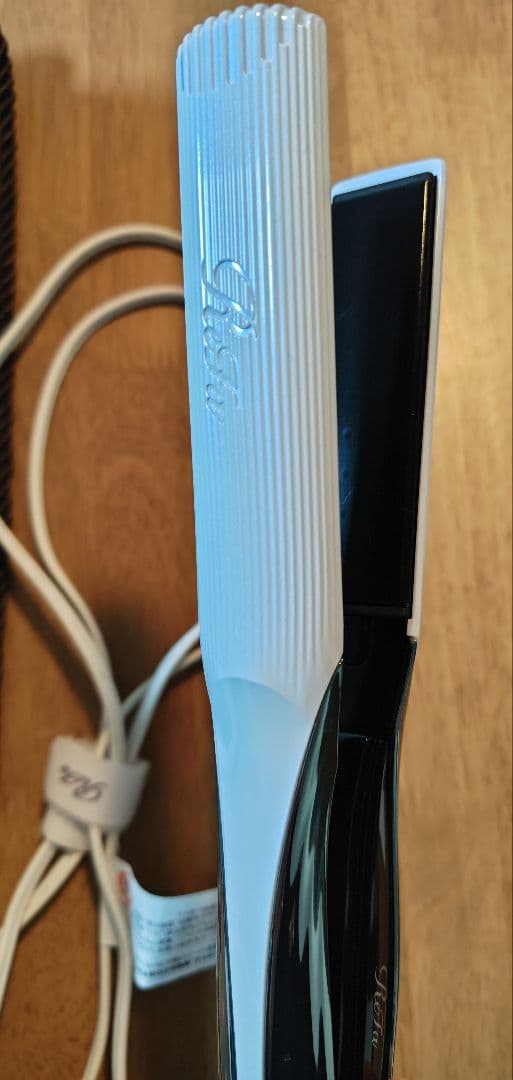 МTG　リファ　ビューテックストレートアイロン