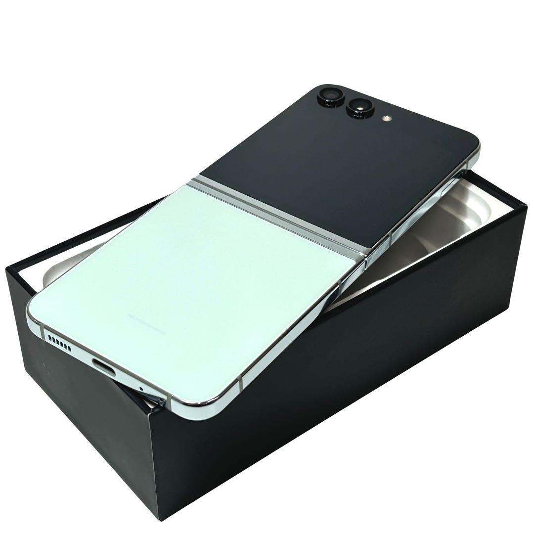 【超美品】Galaxy Z Flip5 256GB｜SIMフリー｜SC-54D