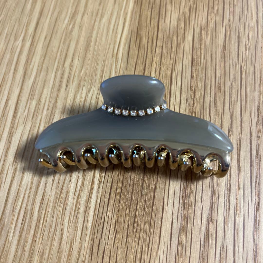 acca アッカ　ニューコラーナ　グレー ヘアクリップ