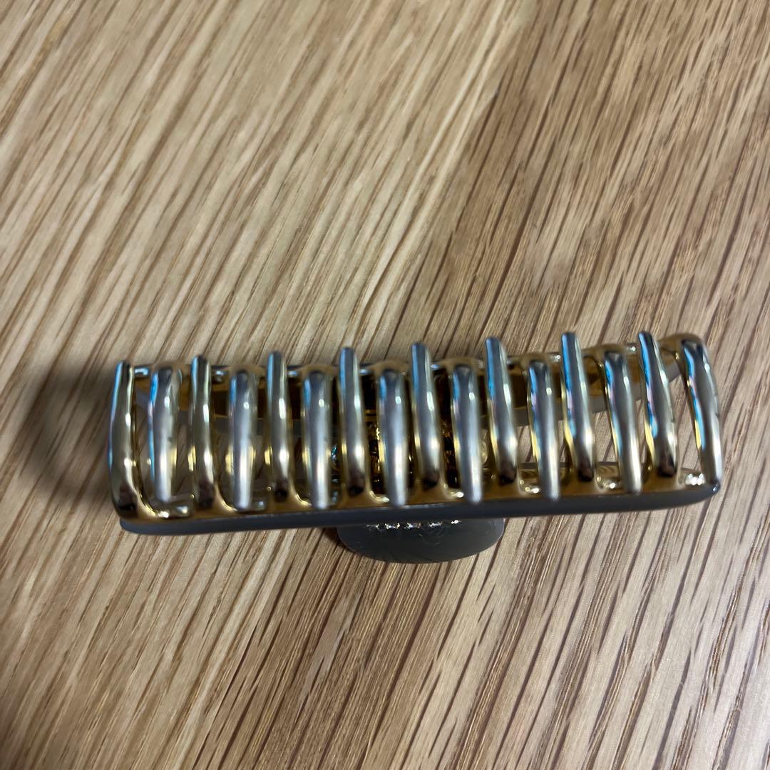 acca アッカ　ニューコラーナ　グレー ヘアクリップ