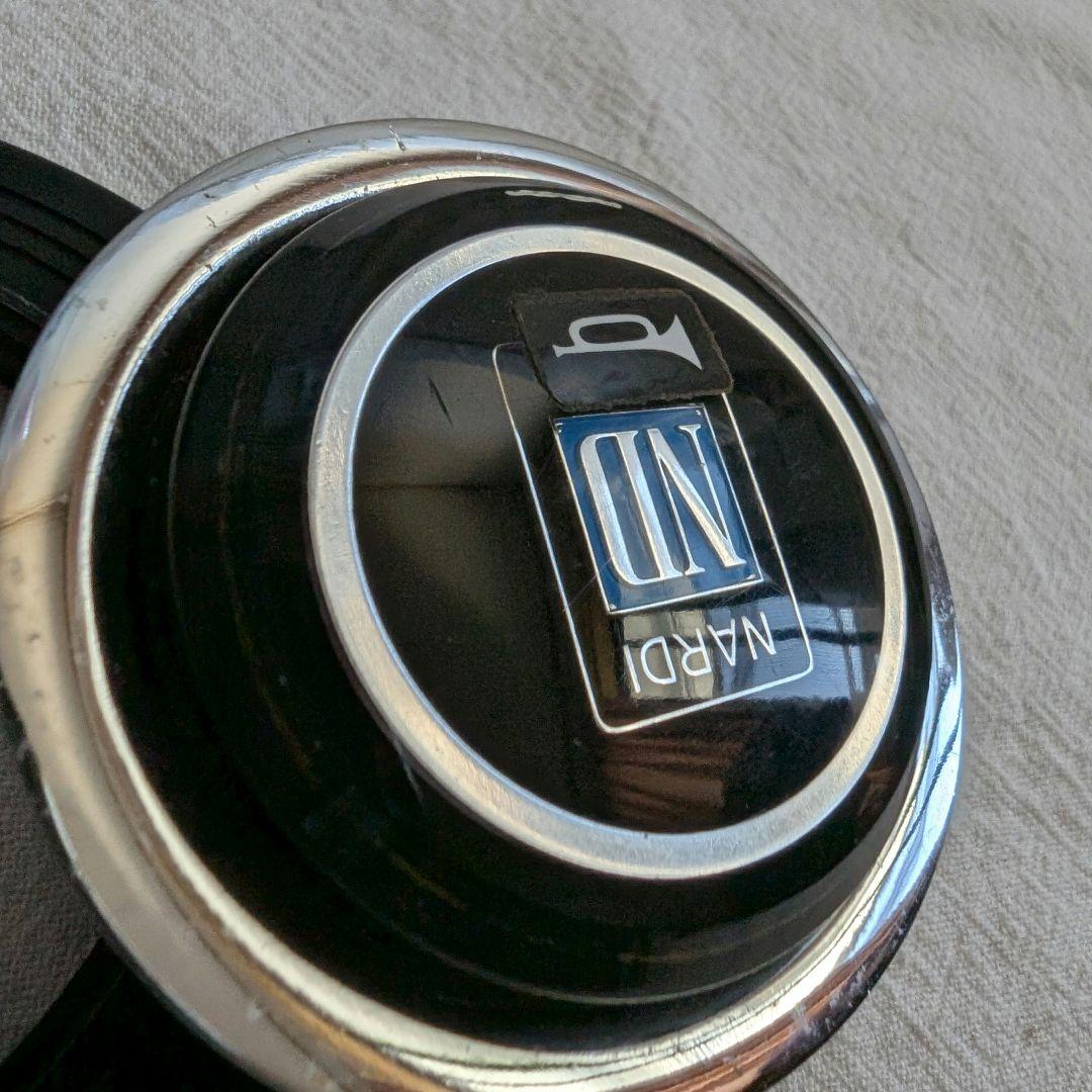 ナルディ　NARDI　ウッドステアリング　ホーンボタン　旧車　レトロ