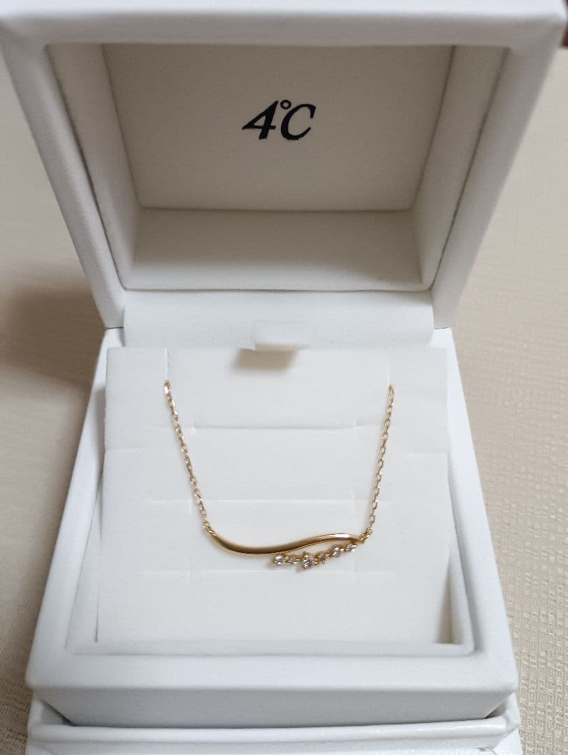 ☆専用☆4℃　K18　ネックレス　イエローゴールド　ダイヤモンド　新品未使用