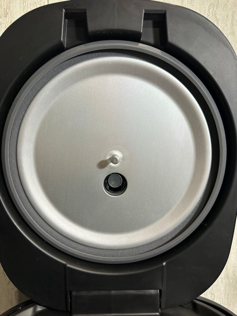 アイリスオーヤマ 炊飯器 1升 炊き　31銘柄炊き分け機能　RC-MC10-B