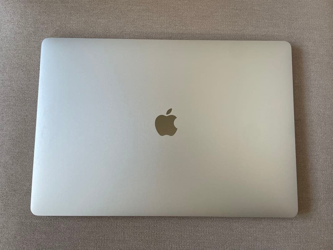 Apple MacBook Pro 2019 16インチ i7
