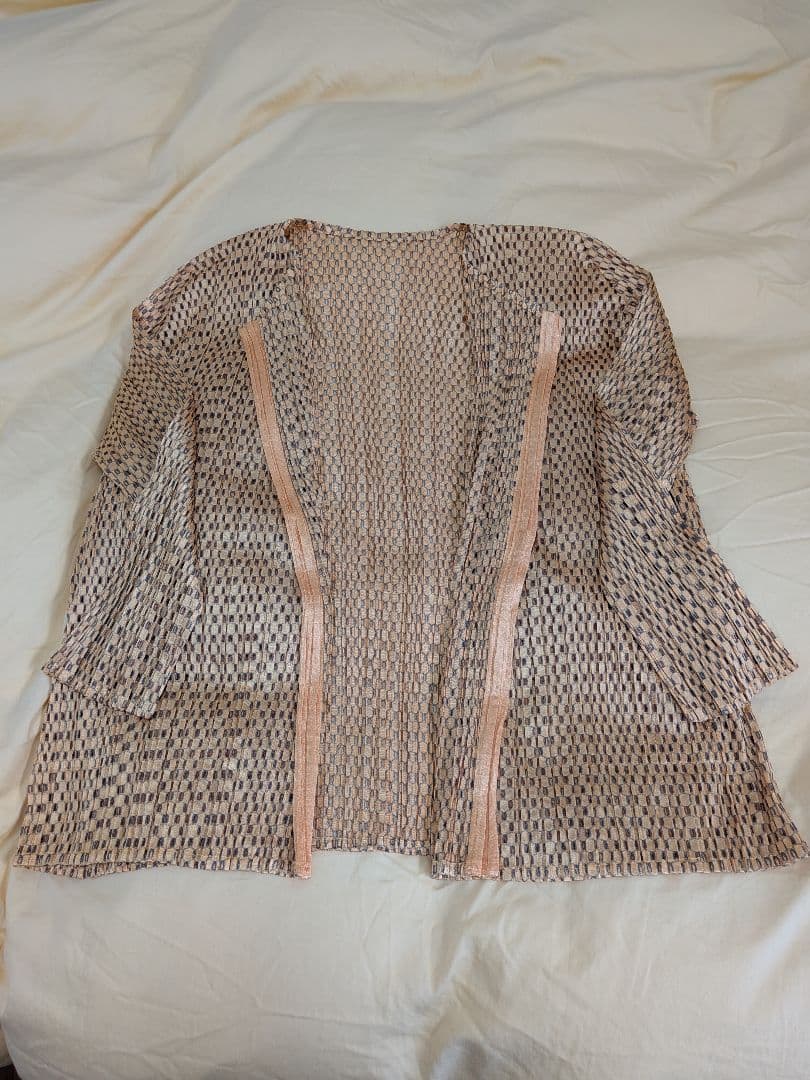 error（美品）イッセイミヤケ　プリーツプリーズカーディガン