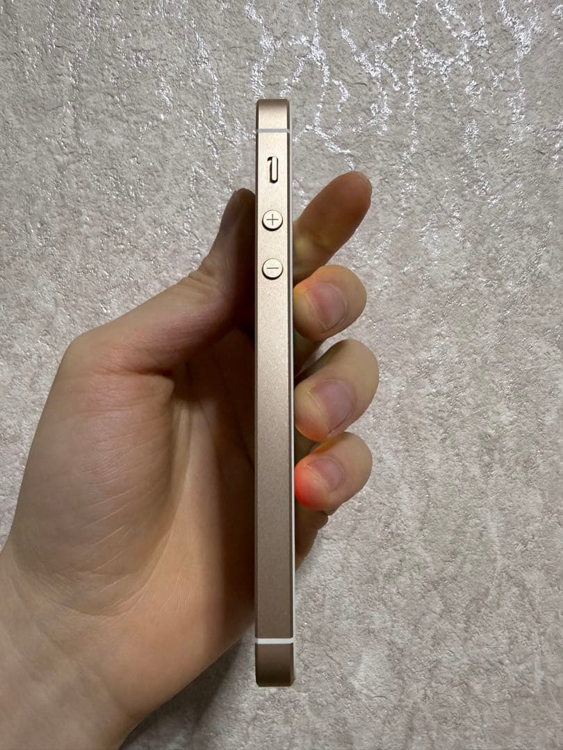 iPhone SE第一世代　64GB ゴールド