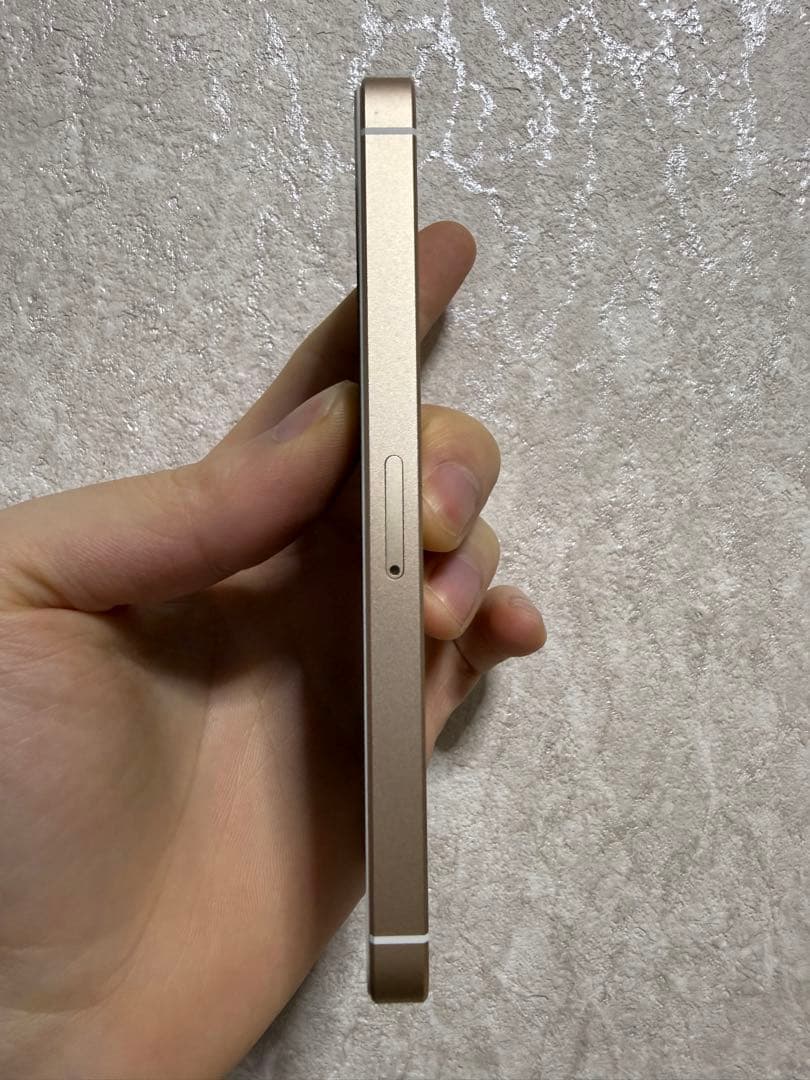iPhone SE第一世代　64GB ゴールド