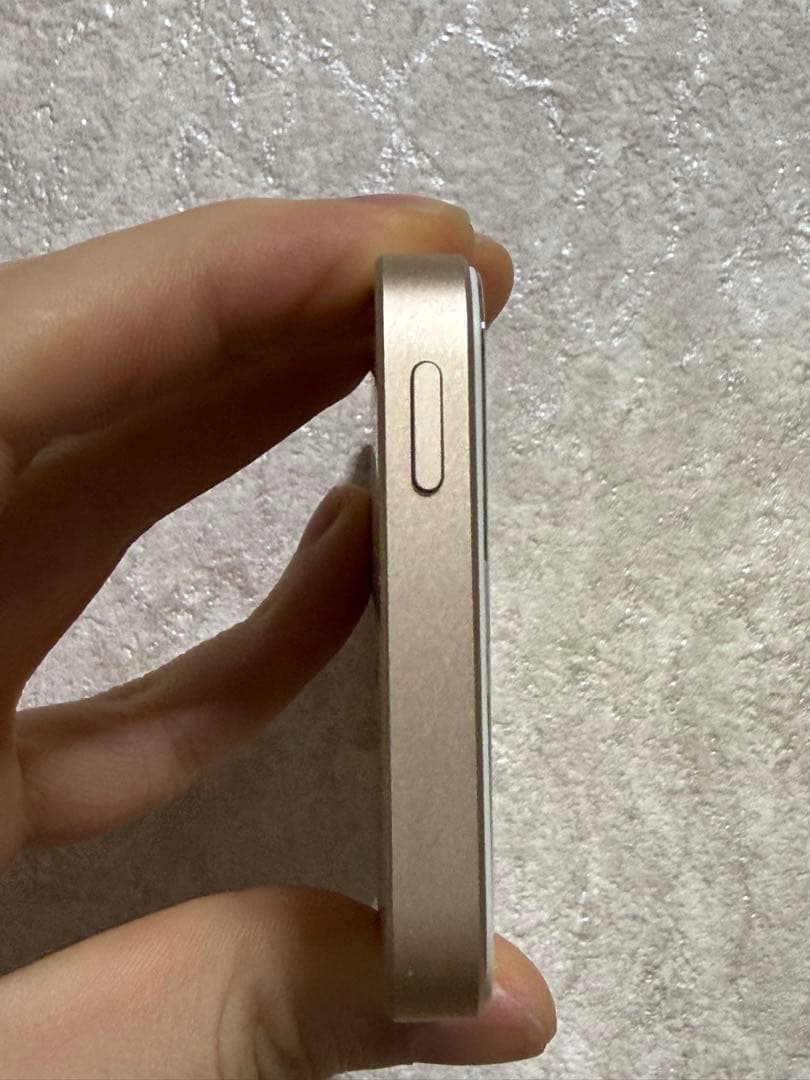 iPhone SE第一世代　64GB ゴールド