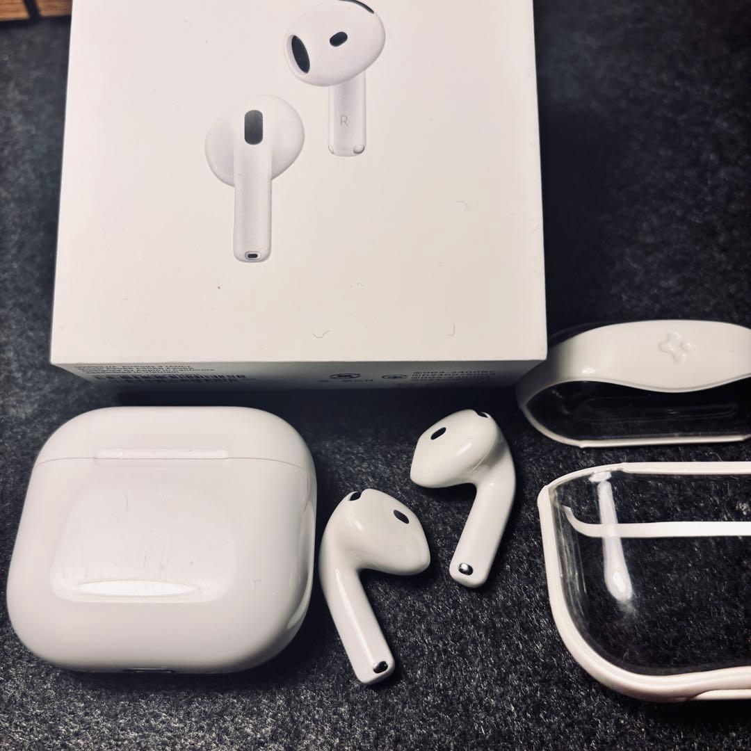 AirPods 4 本体 ホワイト 充電ケース付き