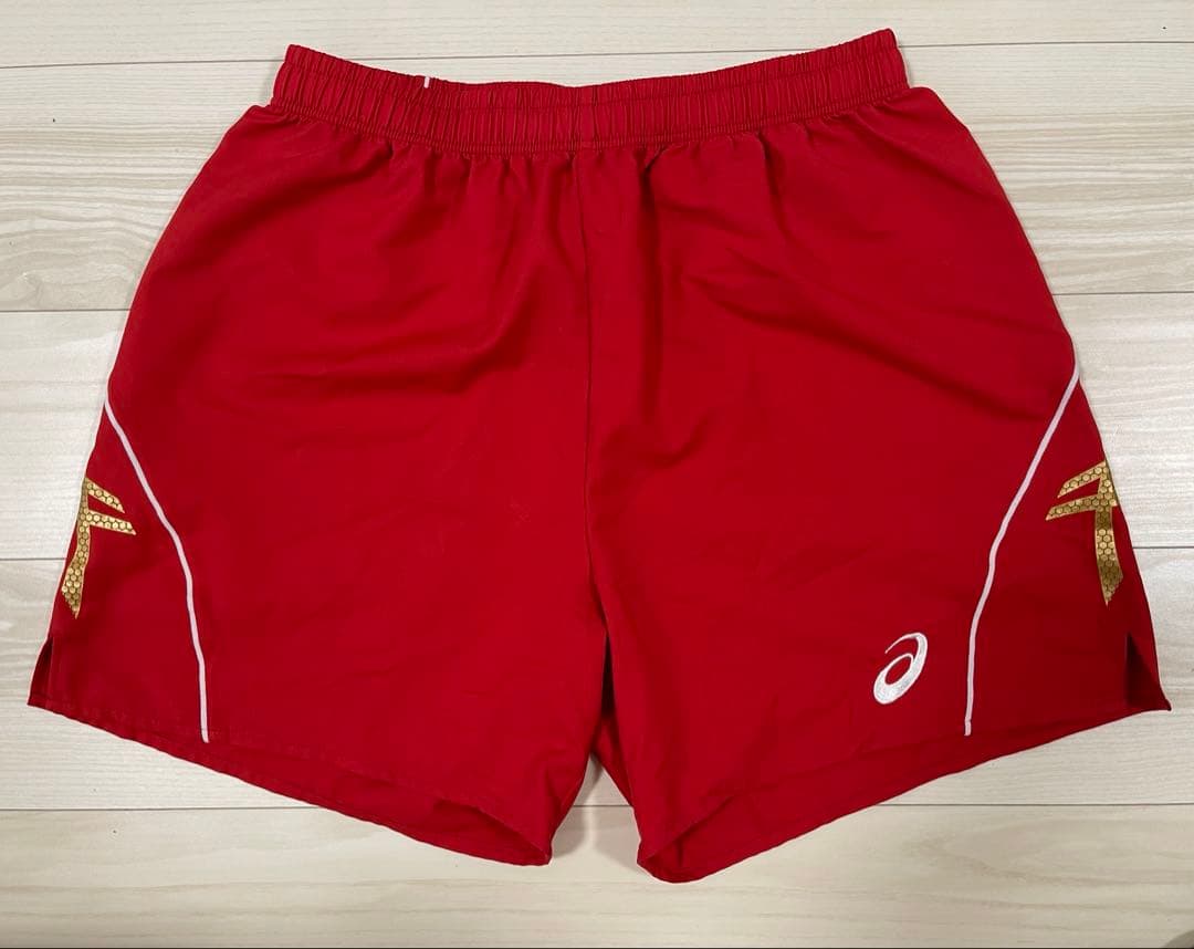 【美品】アシックス レッド ショートパンツ　2XO
