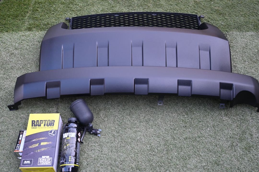 デリカd5 前期　リアバンパー　ラプターライナー塗装　塗装後未使用