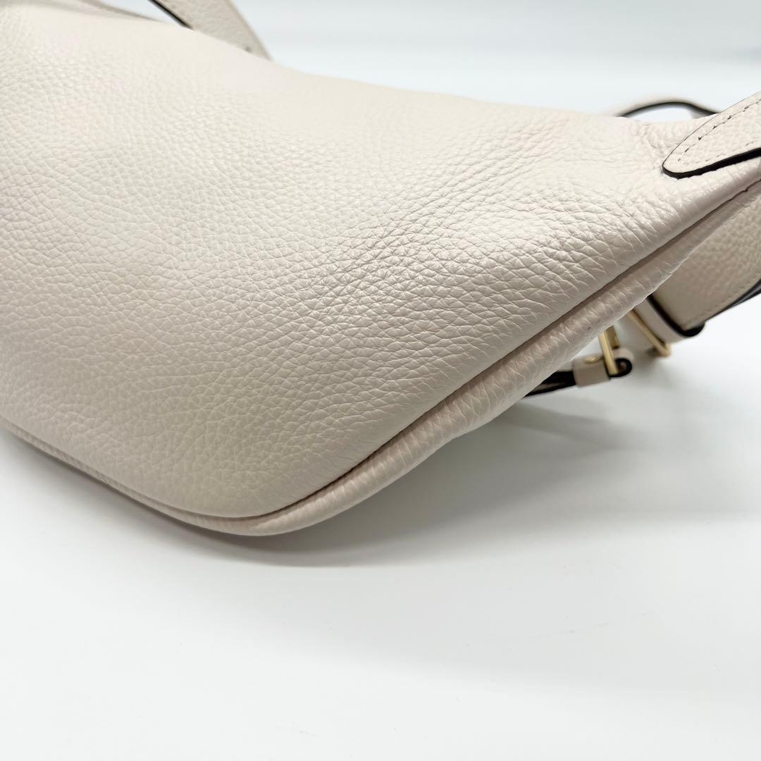 極美品✨コーチ　COACH　ボディバッグ　シボ革　ホワイト　ウエストバッグ