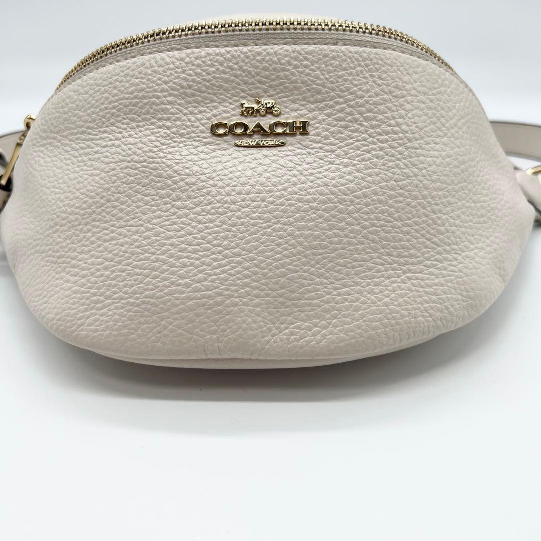 極美品✨コーチ　COACH　ボディバッグ　シボ革　ホワイト　ウエストバッグ