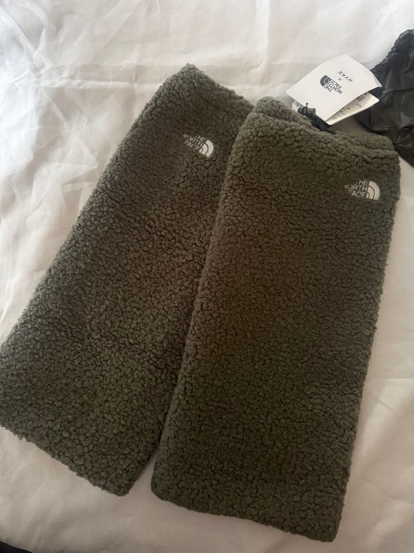 d*i様 THE NORTH FACE × HYKE ボア レッグウォーマー オ