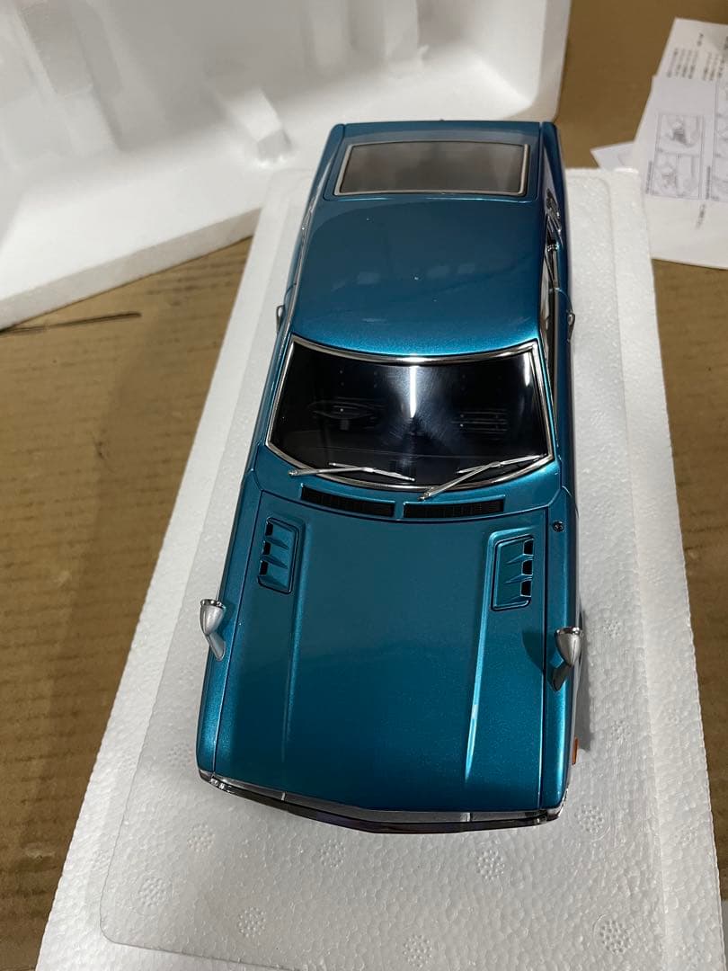 オートアート リフトバック 2000GT 1973 ターコイズブルー・メタリック