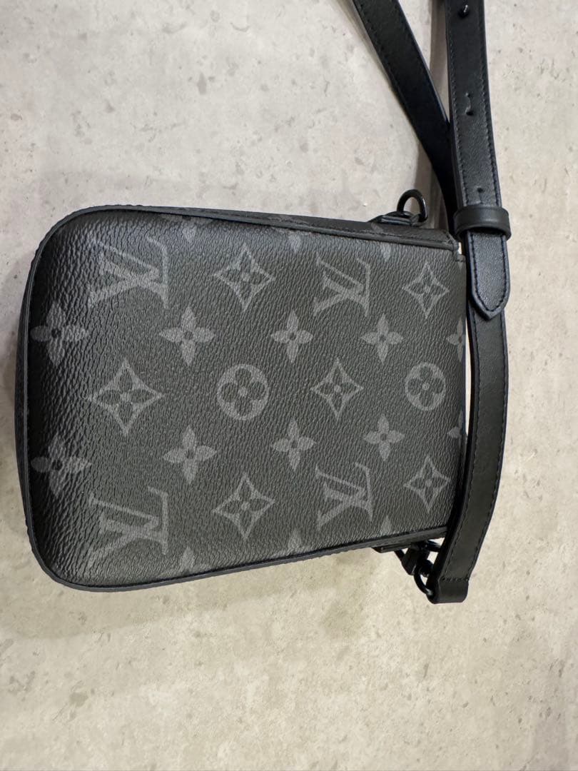 LOUIS VUITTON Sロック ヴェルティカル・ウェアラブル ウォレット