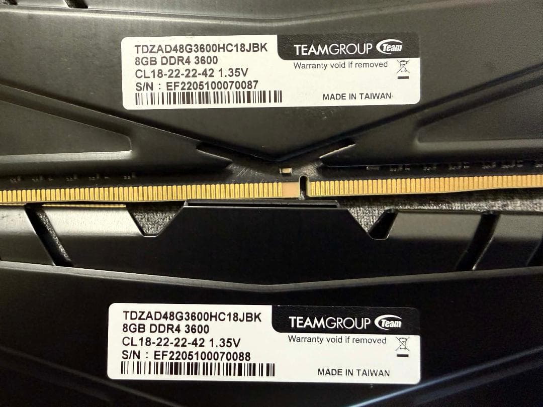 メモリー TEAMGROUP DARK Z 8GB DDR4 3600MHz