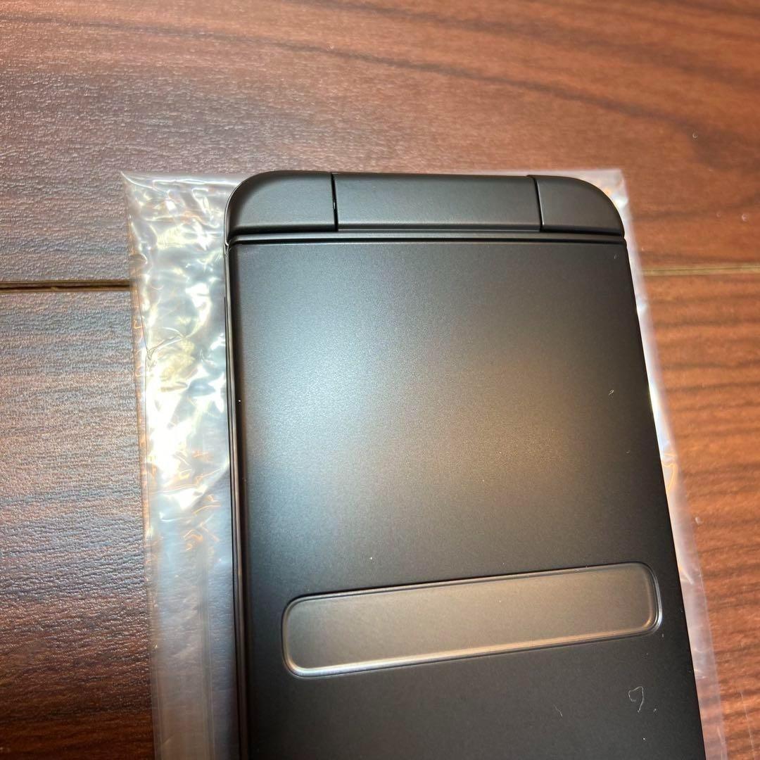 GRATINA グラティーナ KYF39SKA ガラケー ほぼ新品 3848