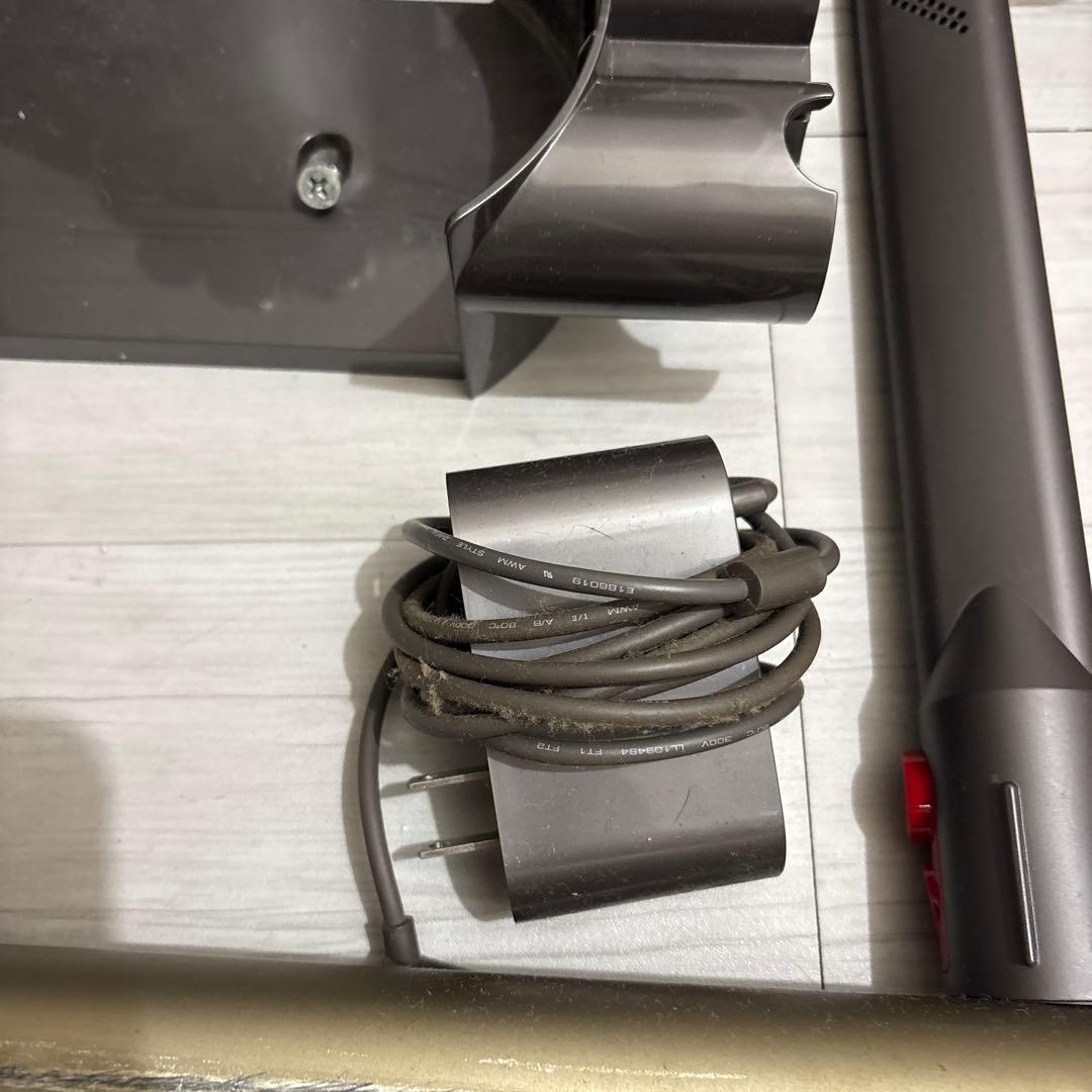 Dyson V8 コードレス掃除機