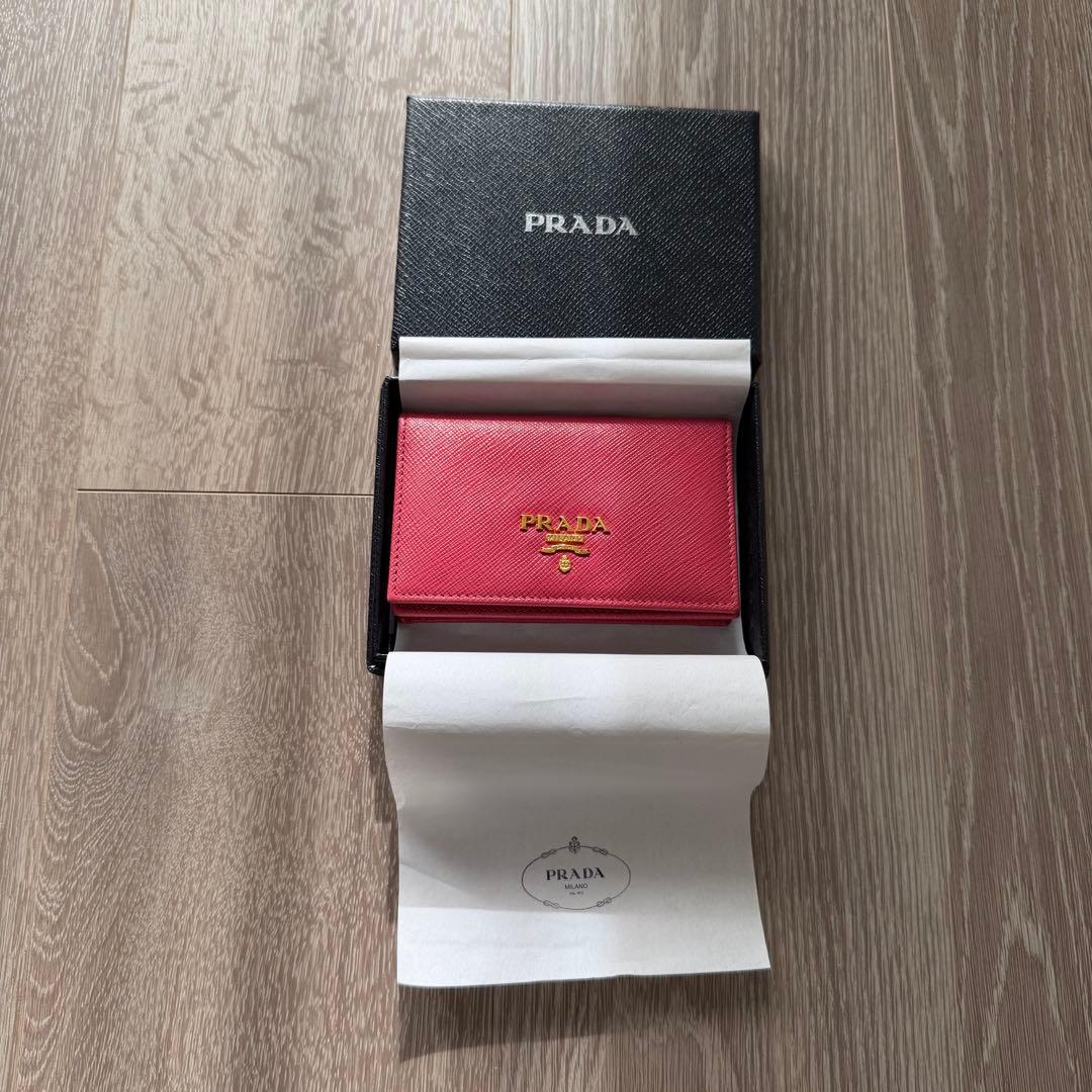 新品未使用✨　プラダ サフィアーノ　カードケース　名刺入れ　レッド　箱付き