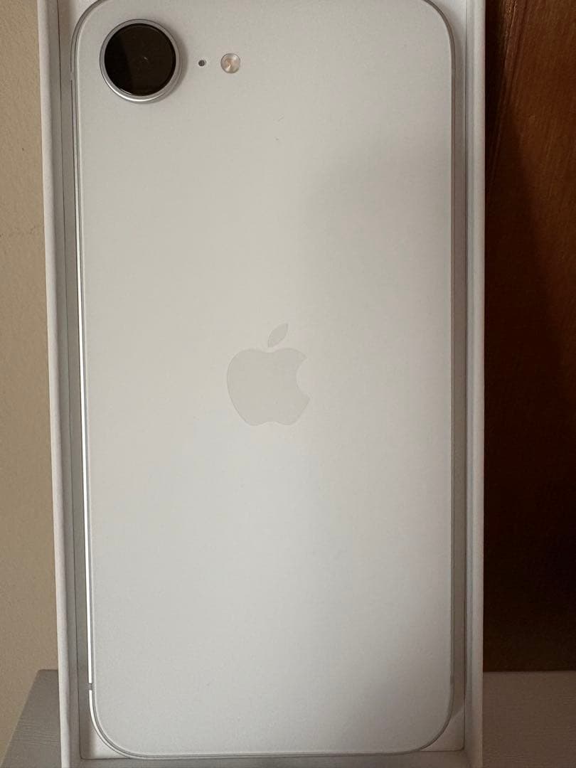 【美品】Apple iPhone16e 128GB SIMフリー